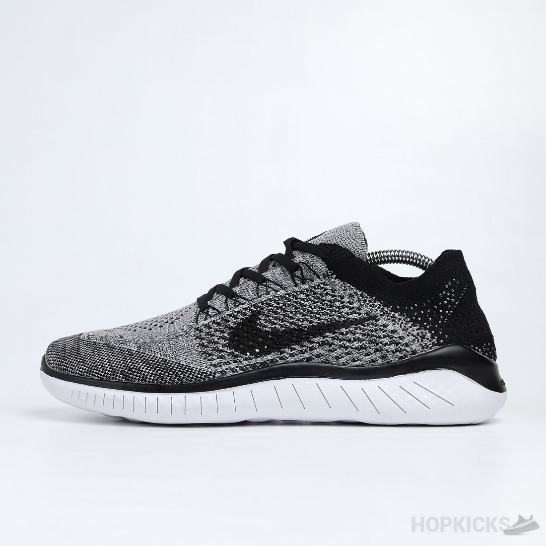 Nike free rn clearance oreo